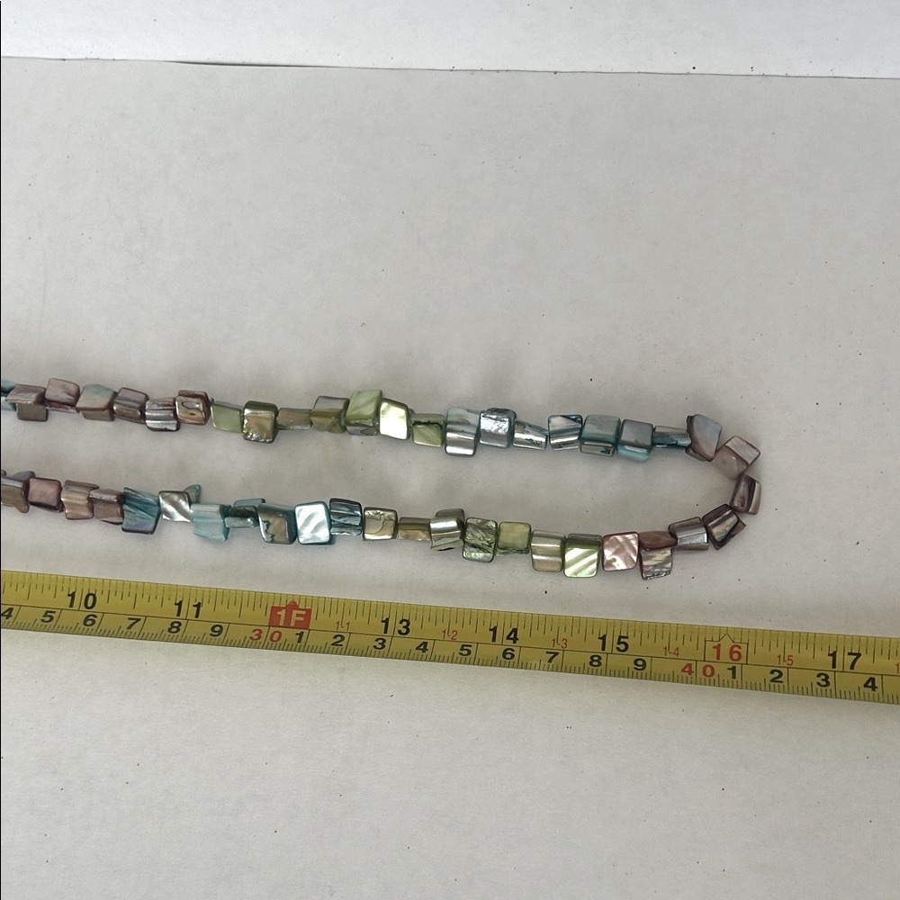 Multicolor Shell Bead Necklace - Picture 2 of 5